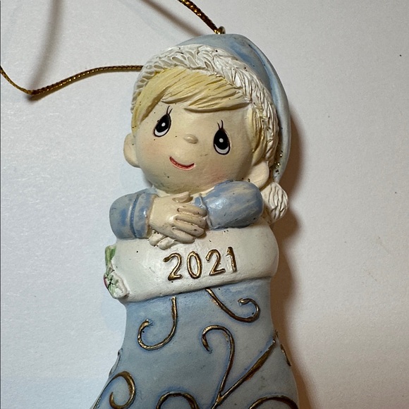 Precious Moments Christmas Tree Ornament - Picture 2 of 3